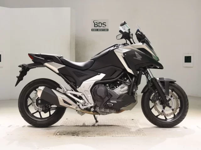 Honda NC750XD-3 лот № 5236 оценка 5  с аукциона в Японии