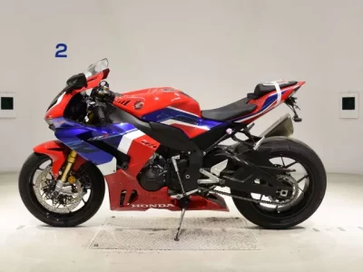 Honda CBR1000RR-RSP лот № 5291 оценка 5  с аукциона в Японии 2