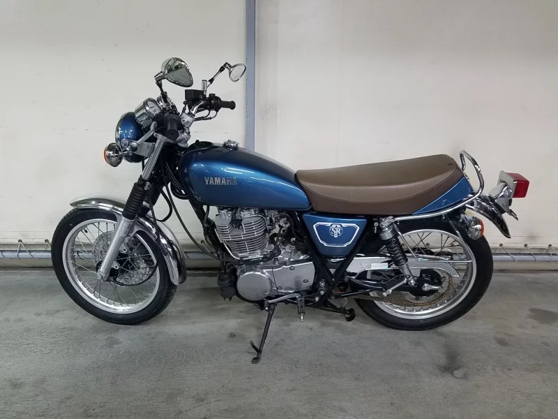Yamaha SR400-1