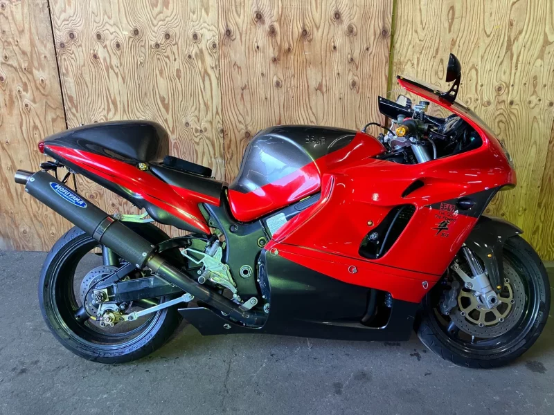 Suzuki GSX1300R HAYABUSA