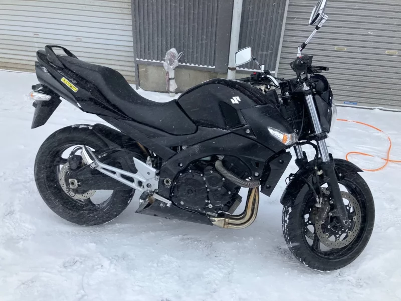 Suzuki GSR400
