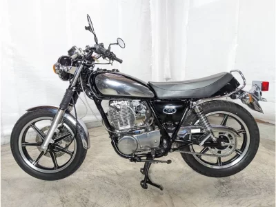 Yamaha SR400-1