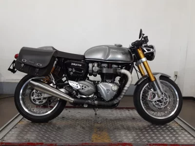 Triumph TRIUMPH THRUXTON 1200R