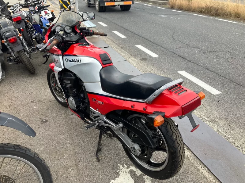 Kawasaki GPZ750R