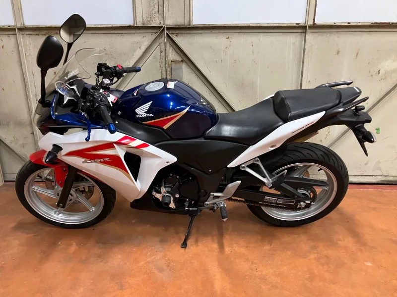 Honda CBR250R
