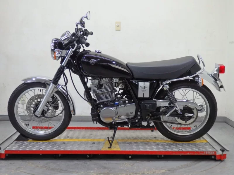 Yamaha SR400-1