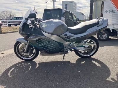 Suzuki RF900R