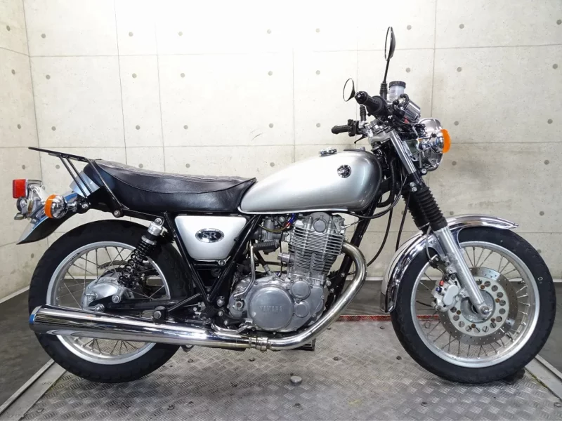 Yamaha SR400-1