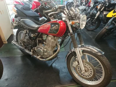 Yamaha SR400-1