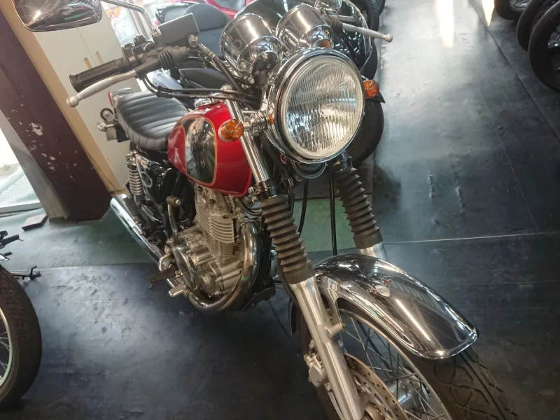 Yamaha SR400-1