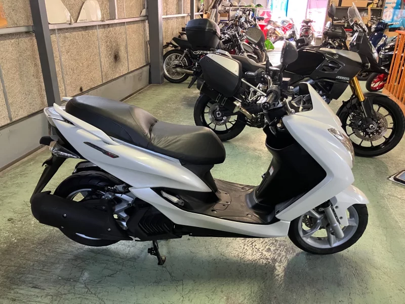 Yamaha MAJESTYS