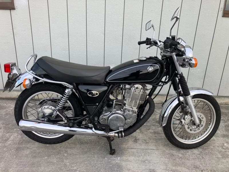 Yamaha SR400-1