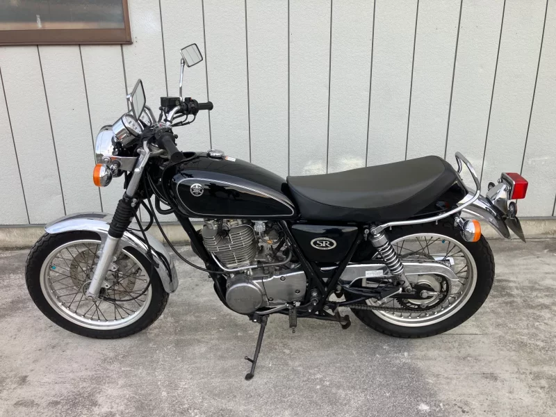 Yamaha SR400-1