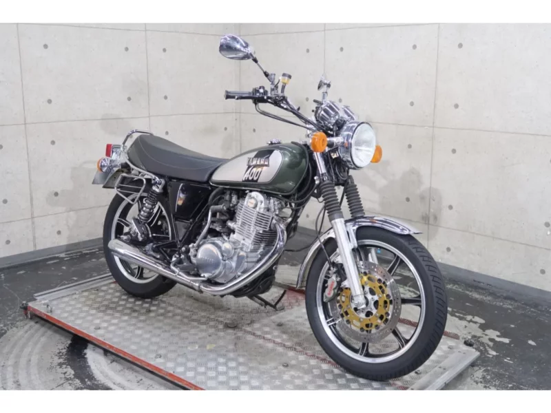 Yamaha SR400-1