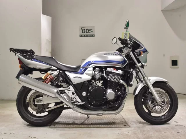 Honda CB1300SF лот № 2587 оценка 4  с аукциона в Японии