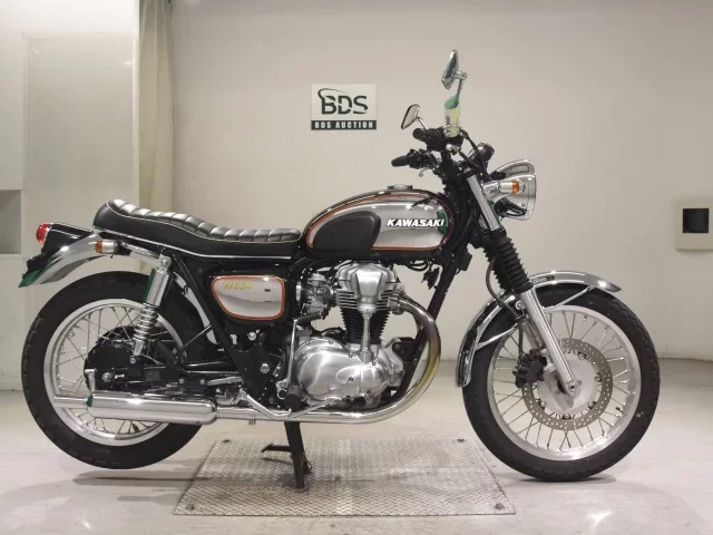 Kawasaki W650 лот № 5286 оценка 5  с аукциона в Японии