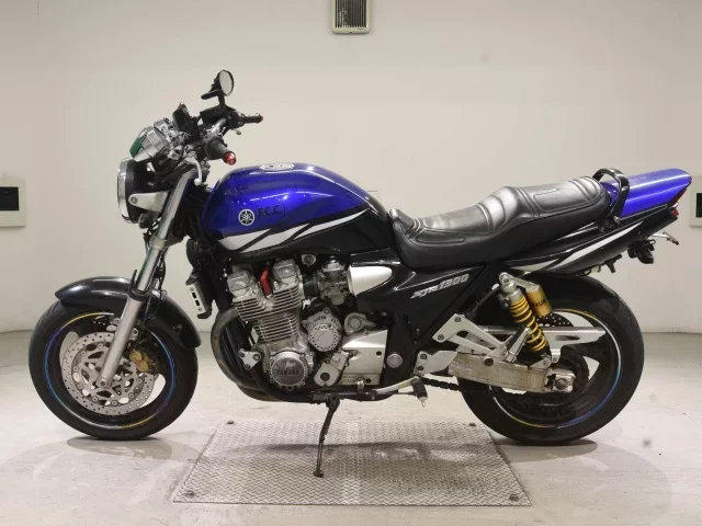 Yamaha XJR1300