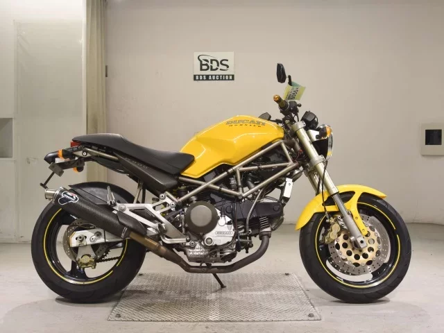 Ducati  MONSTER 900 лот № 5055 оценка 4  с аукциона в Японии