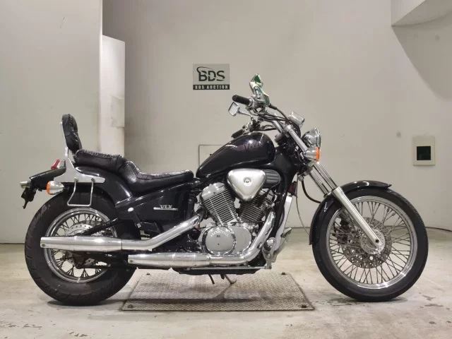 Honda STEED600 лот № 2555 оценка 4  с аукциона в Японии