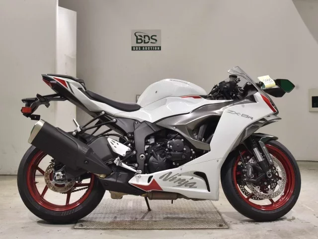 Kawasaki ZX-6RA лот № 2665 оценка 6  с аукциона в Японии