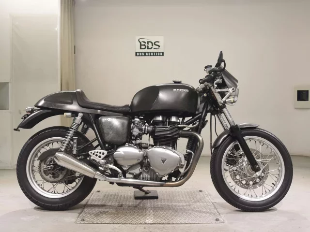 Triumph  THRUXTON лот № 5032 оценка 4  с аукциона в Японии