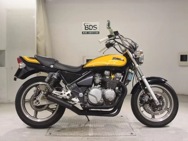 Kawasaki ZEPHYR400 лот № 7503 оценка 4  с аукциона в Японии