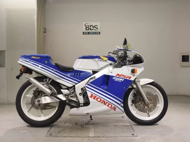 Honda NSR250R-2 лот № 7694 оценка 4  с аукциона в Японии