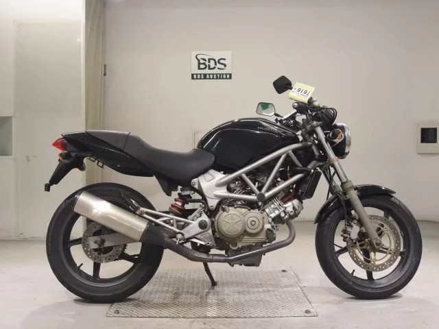Honda VTR250 лот № 7616 оценка 4  с аукциона в Японии