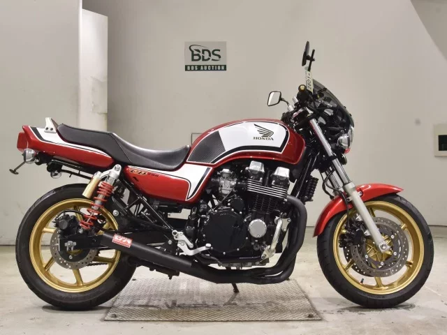 Honda CB750 лот № 2601 оценка 5  с аукциона в Японии