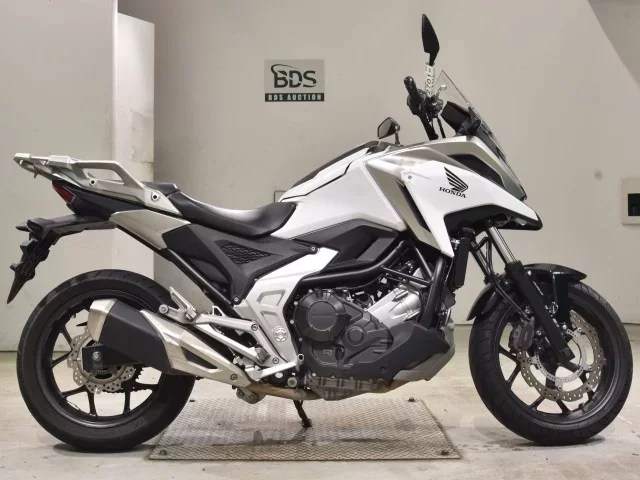 Honda NC750X-3 лот № 2701 оценка 5  с аукциона в Японии