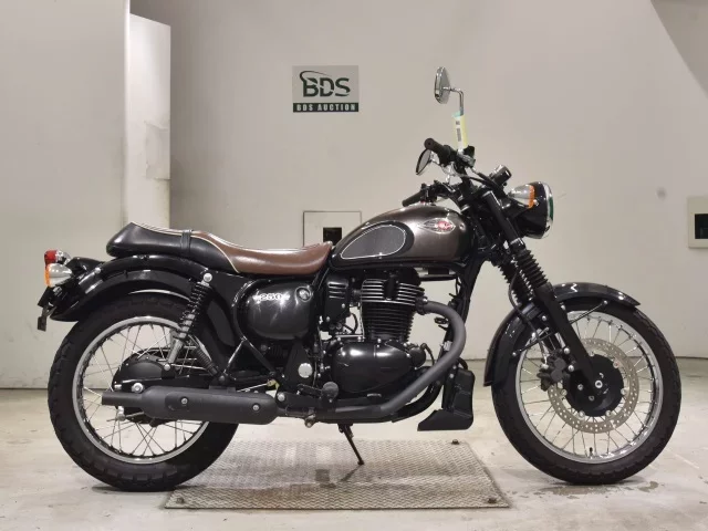 Kawasaki W250 лот № 2717 оценка 5  с аукциона в Японии