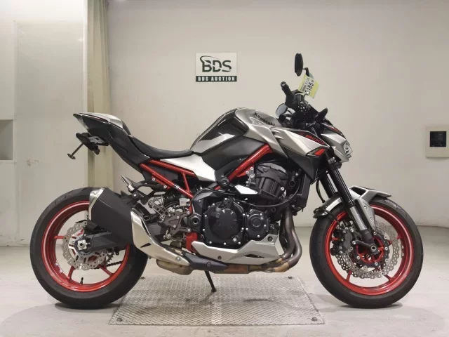 Kawasaki Z900-2 лот № 5185 оценка 6  с аукциона в Японии