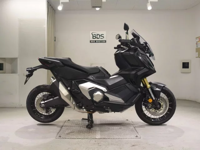 Honda X-ADV750-2 лот № 5205 оценка 6  с аукциона в Японии