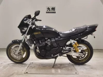 Yamaha XJR400R-2  с аукциона в Японии