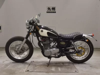 Yamaha SR400-2  с аукциона в Японии