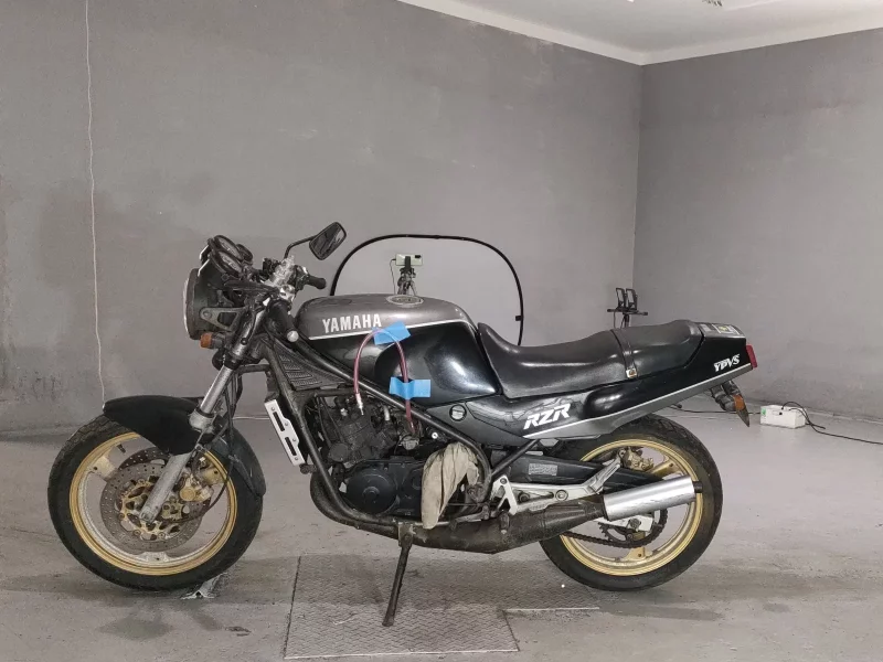 Yamaha RZ250R