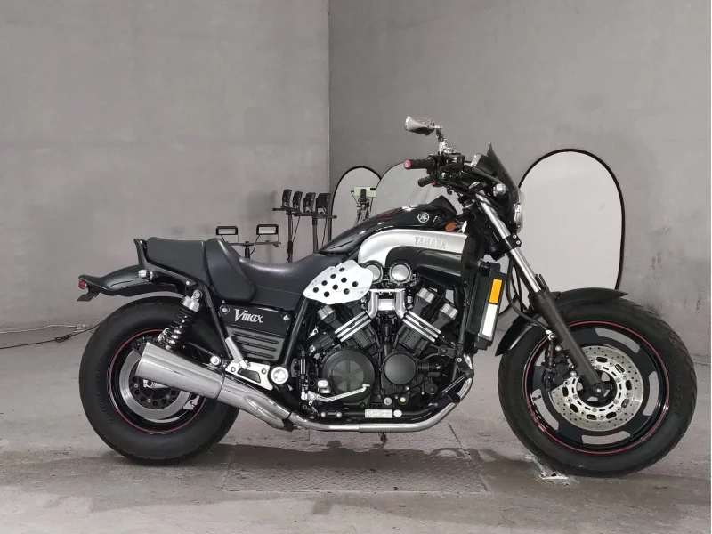 Yamaha V-MAX лот № 8060 оценка 4  с аукциона в Японии