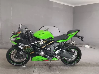 Kawasaki ZX-6R лот № 8096 оценка 4  с аукциона в Японии 2
