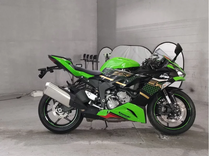 Kawasaki ZX-6R лот № 8096 оценка 4  с аукциона в Японии