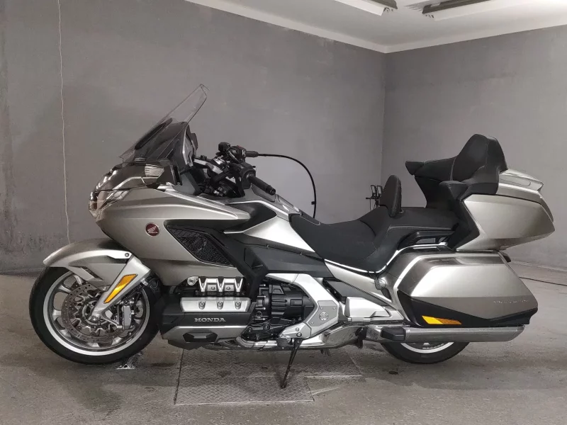 Honda GL1800 TOUR DCT