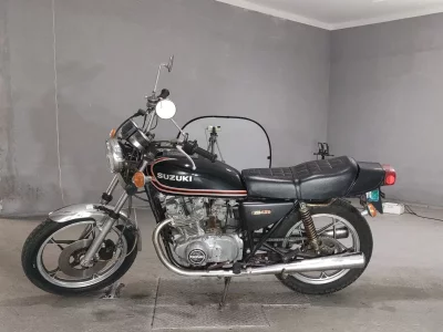 Suzuki GS425