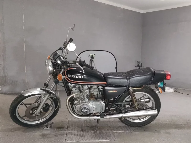 Suzuki GS425