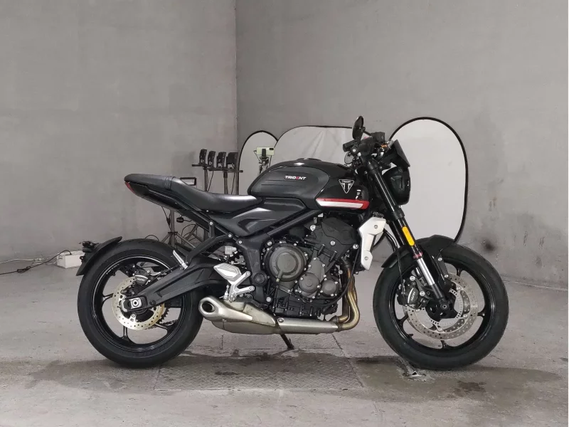 Triumph  TRIDENT 660 лот № 7123 оценка 4.5  с аукциона в Японии