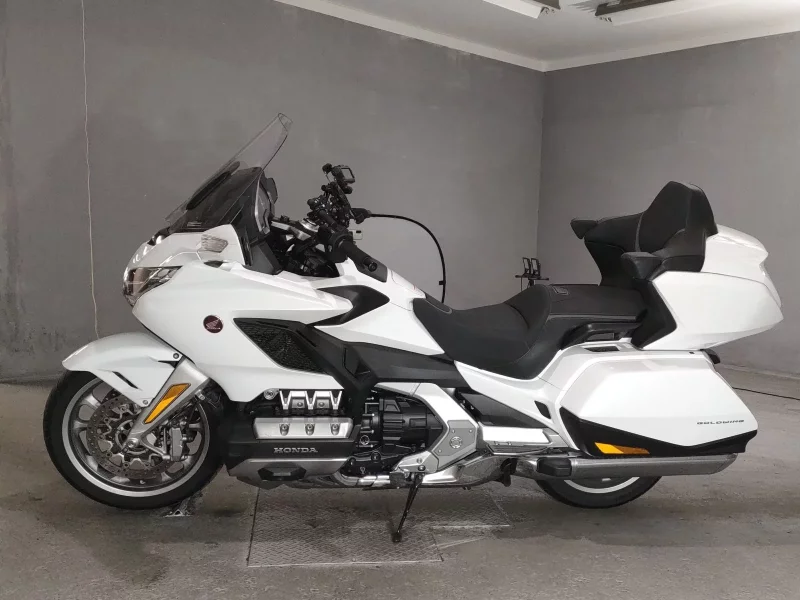 Honda GL1800 TOUR DCT