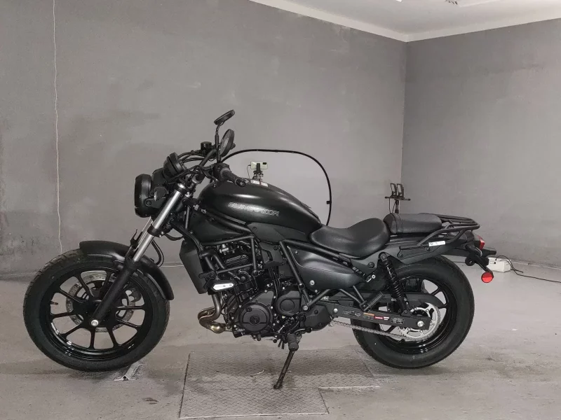 Kawasaki ELIMINATOR 400-1