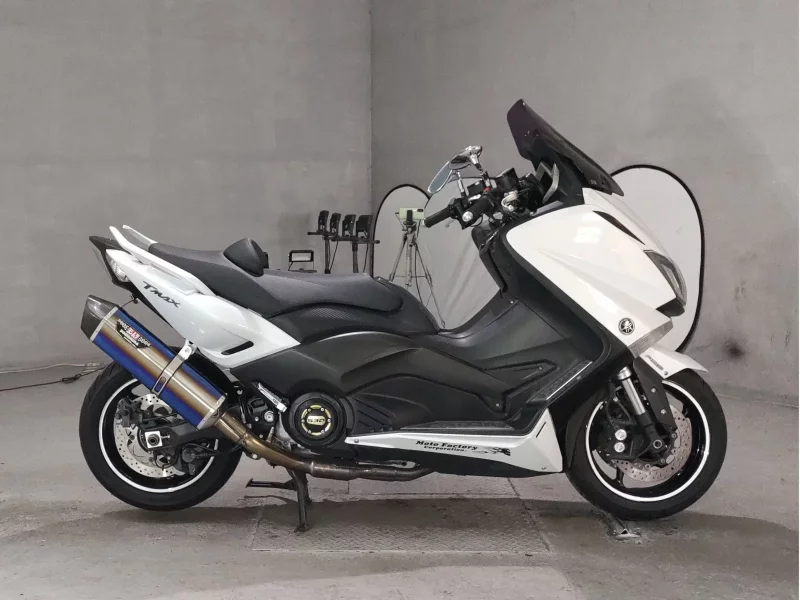 Yamaha T-MAX530 лот № 8196 оценка 4  с аукциона в Японии