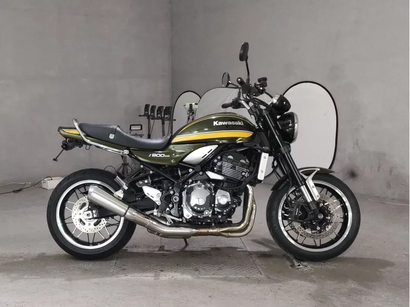 Kawasaki Z900RS лот № 7203 оценка 6  с аукциона в Японии