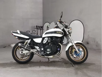 Suzuki INAZUMA 400