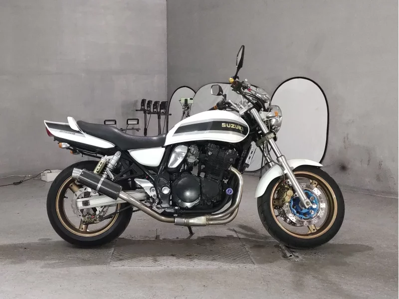 Suzuki INAZUMA 400
