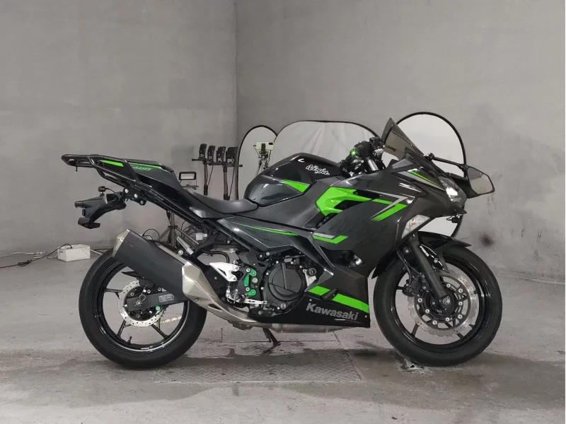 Kawasaki NINJA400